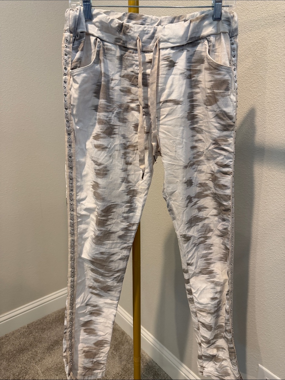 NT by Amati Italy Camo Rhinestone Detail Jogger Pants One Size